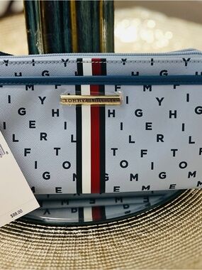 Tommy Hilfiger Light Blue Logo Stripe Toiletry Pouch